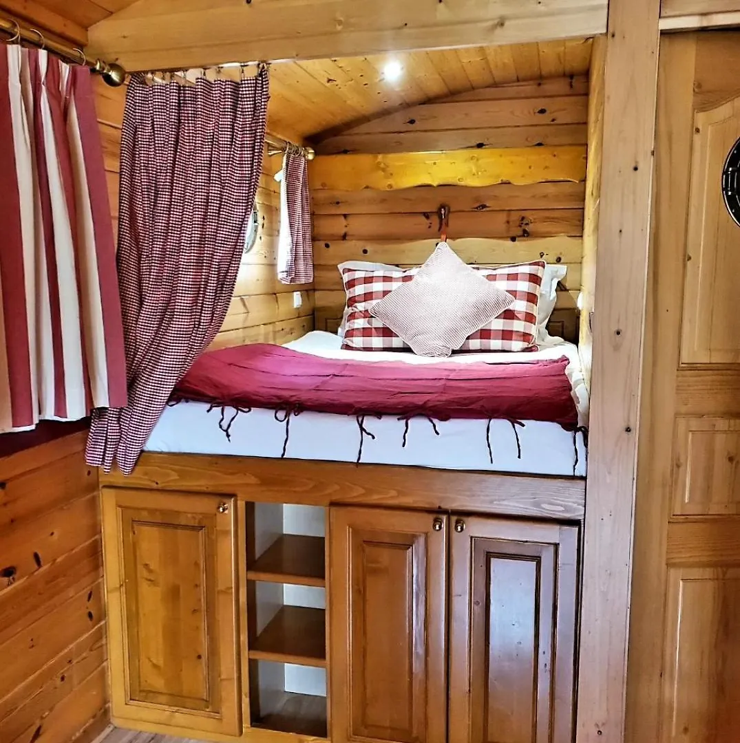 Guest house Le Roulottes Du Petit Gouffre De Padirac Avec Spa France